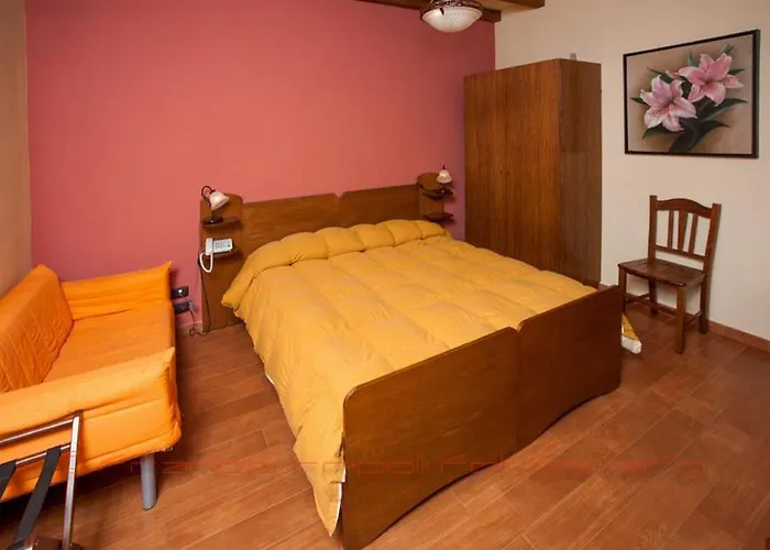 L'orso Scuro * 特雷卡斯塔尼