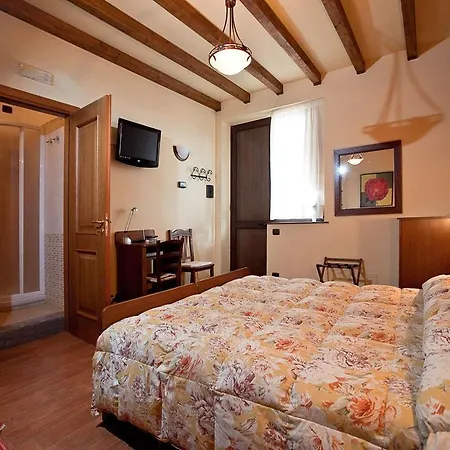 L'orso Scuro Trecastagni